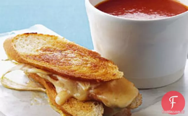 Sanduíches de Cheddar e erva-doce grelhados com maionese de Curry