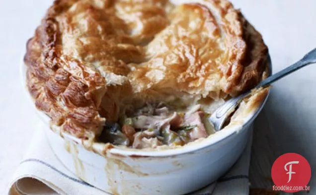Torta de frango, presunto e estragão