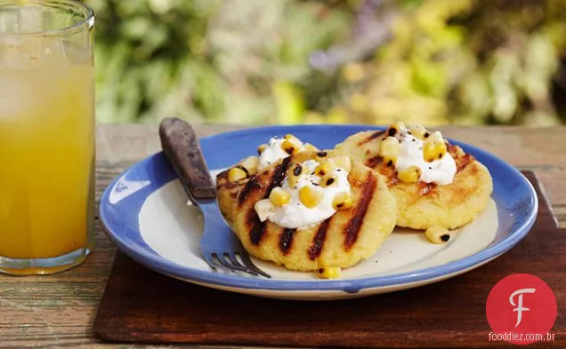 Arepas grelhadas com queijo de agricultor (ou Queso Blanco)