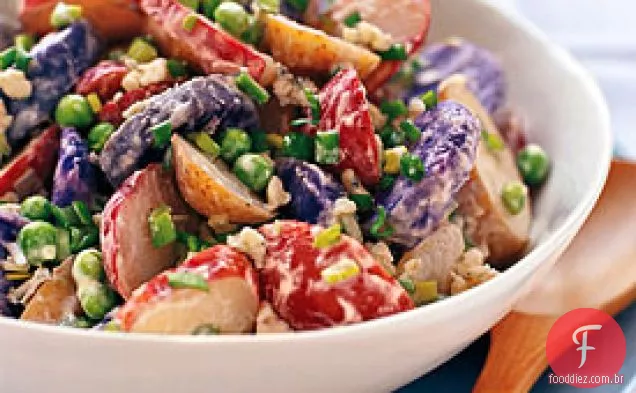 Salada de batata vermelha, branca e azul