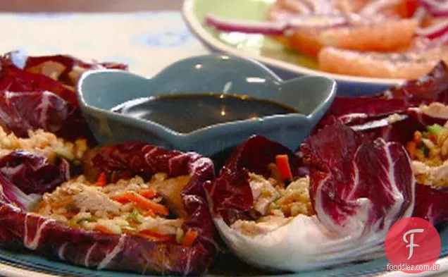 Copos Radicchio com carne de porco e arroz temperado