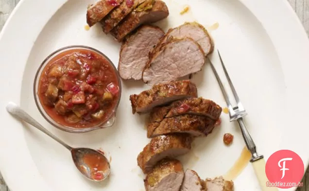 Lombo de porco com Chutney de ruibarbo temperado