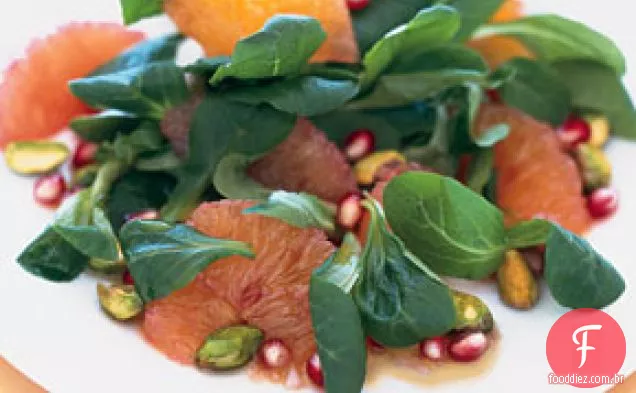 Salada Mâche com laranjas sanguíneas, pistache e romã
