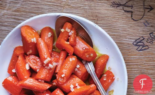 Cenouras assadas com vinagrete cítrico