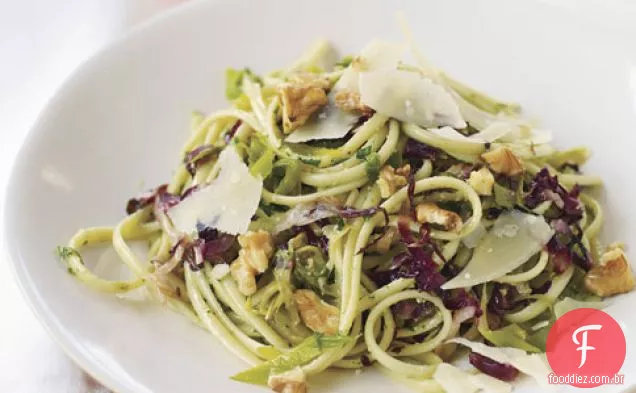 Linguine Com Alho-Poró, Radicchio E Pesto De Nozes