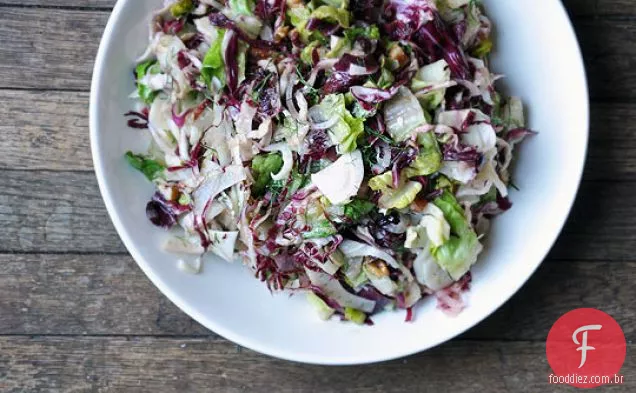 Salada De Inverno De Erva-Doce E Radicchio Com Nozes