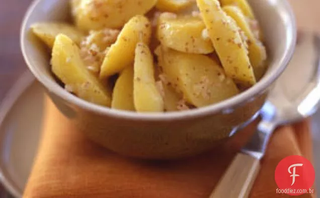 Salada de batata com vinagrete de mostarda