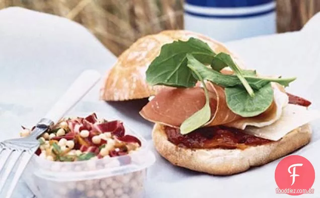 Salada de cuscuz com Radicchio e pistache