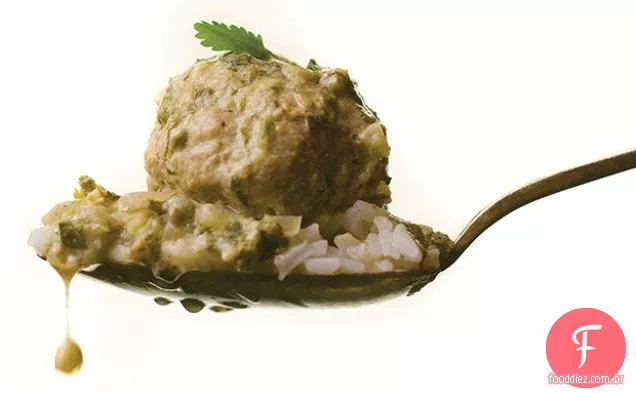 Almôndegas de cordeiro em molho de Curry verde