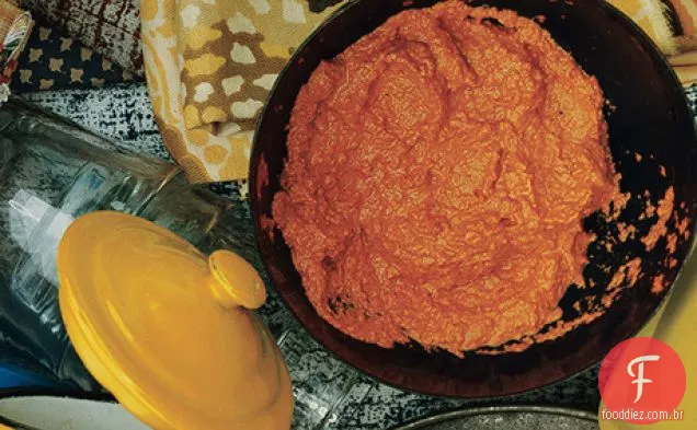 Pimenta vermelha assada e propagação de nozes
