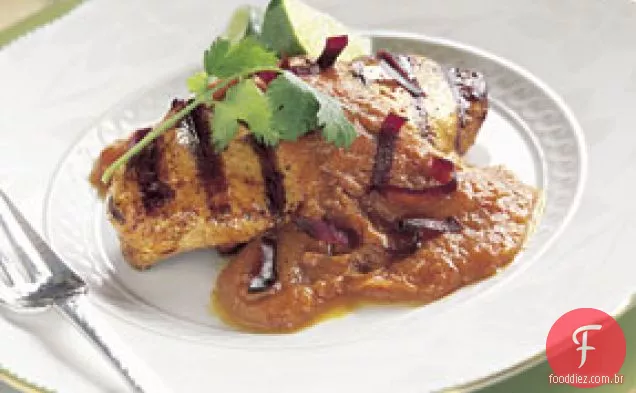 Frango grelhado picante com molho cremoso de abóbora Mole