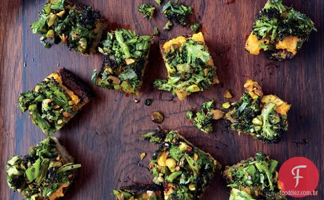 Batata-Doce temperada e torradas de brócolis torradas