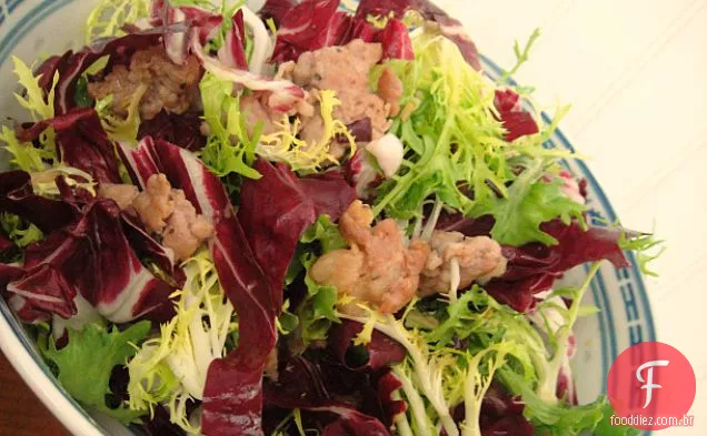 Cozinhe o livro: salada de salsicha com Radicchio e Frisée
