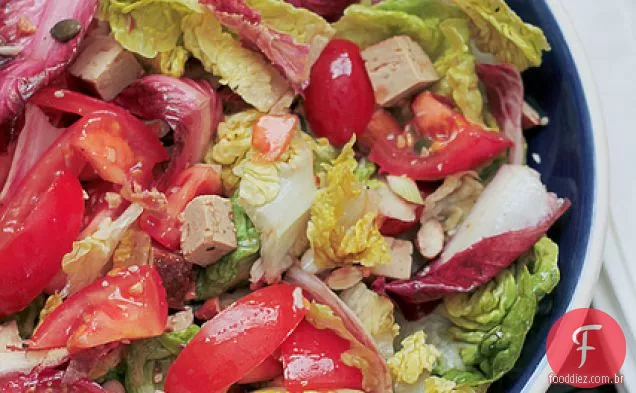 Tofu Defumado, Tomate E Folhas Misturadas