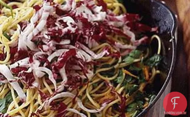 Espaguete Cítrico Com Radicchio Desfiado