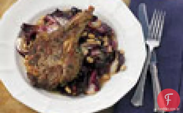 Costeleta de vitela com Radicchio, feijão branco e alecrim