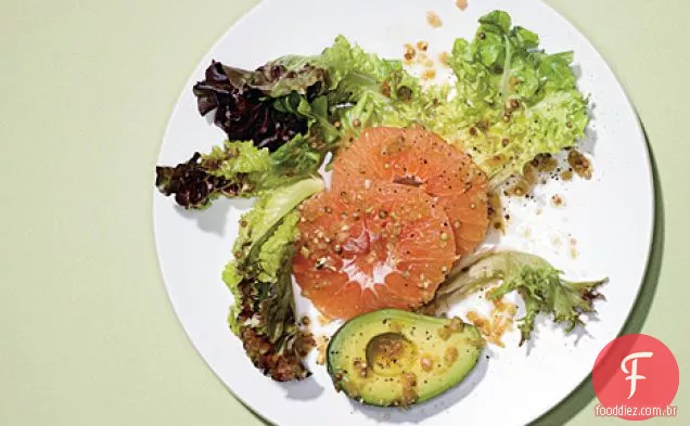 Salada de abacate e toranja rosa com coentro
