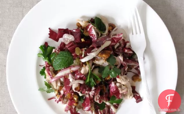 Salada De Frango E Radicchio Com Passas Em Conserva + Nozes
