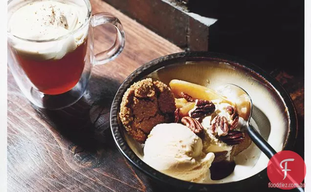 Sorvete de mel e caramelo Sundaes com maçãs