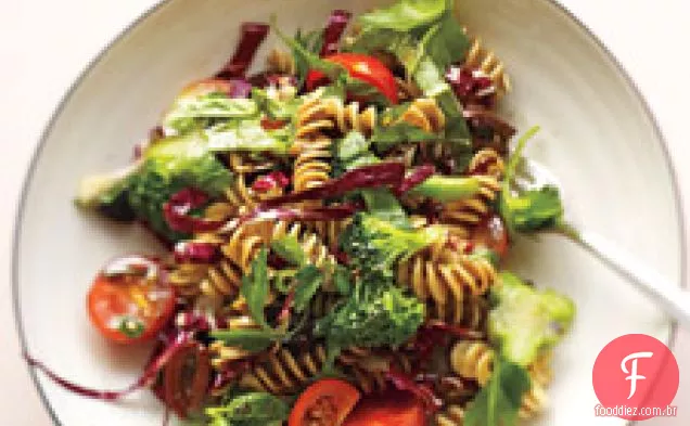 Macarrão E Salada De Legumes