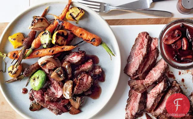 Bife com molho de cogumelos de Vinho Tinto