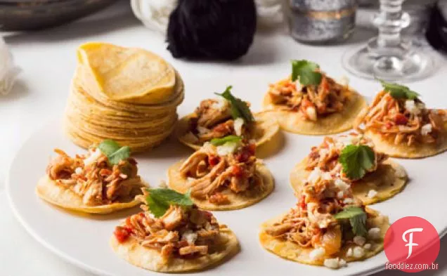Tacos macios de frango Chipotle de tamanho pequeno (tinga de pollo)