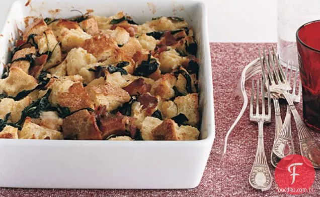 Rúcula, Bacon e pudim de pão Gruyère