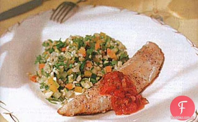 Salada crocante de legumes e arroz integral