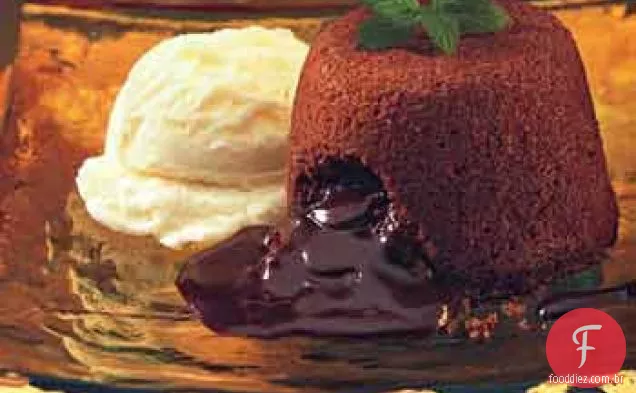 Bolos de Chocolate derretido Com Molho De Menta Fudge