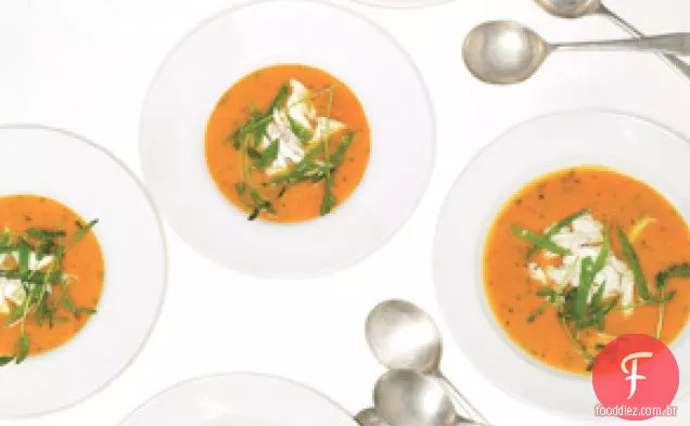 Sopa de tomate e caranguejo