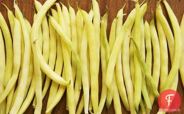 Fava e feijão amarelo com Radicchio, queijo de cabra e vinagrete de laranja Anis
