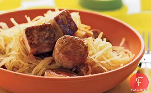Tofu envidraçado com espaguete