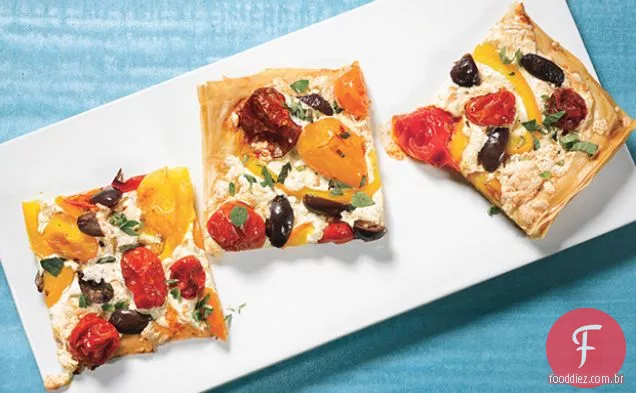 Phyllo Pizza com Mussarela defumada e tomate cereja