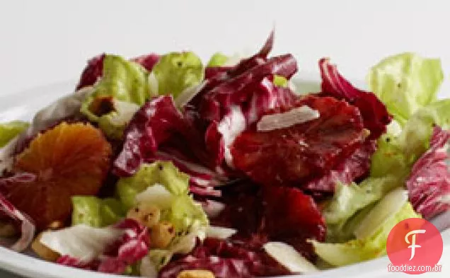 Salada De Laranja E Radicchio Com Avelãs E Parm Raspado