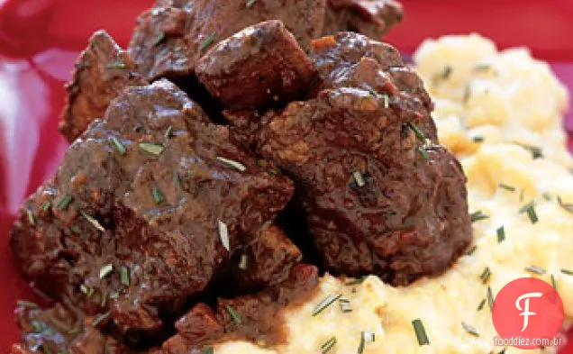 Costelas curtas refogadas com Chocolate e alecrim