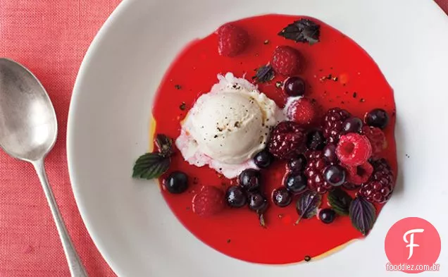 Gaspacho Misto com manjericão