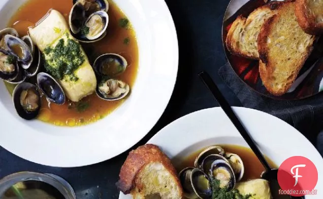 Frutos do mar em Brodo com estragão Pesto