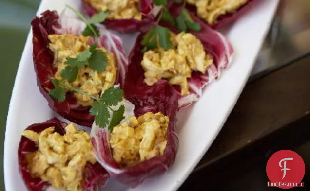 Frango com curry em copos Radicchio