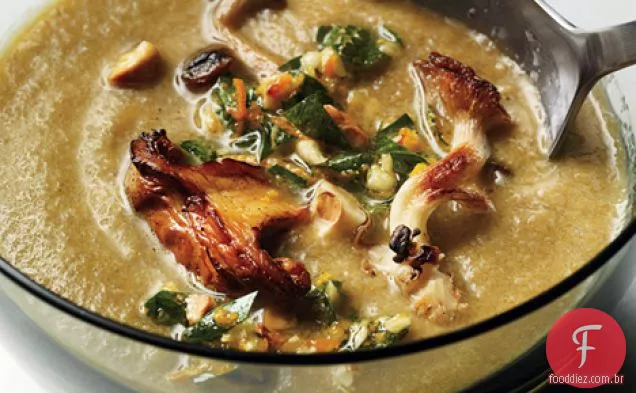Sopa de cogumelos com Avelã Gremolata