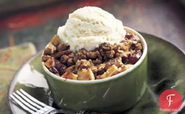 Batatas fritas de maçã e Cranberry com cobertura de gengibre-Pecan