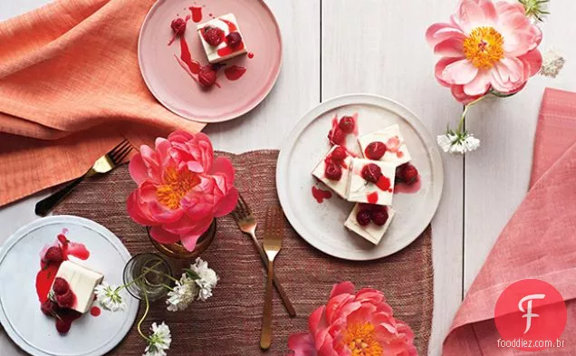 Cheesecake com framboesas cristalizadas de gengibre e limão