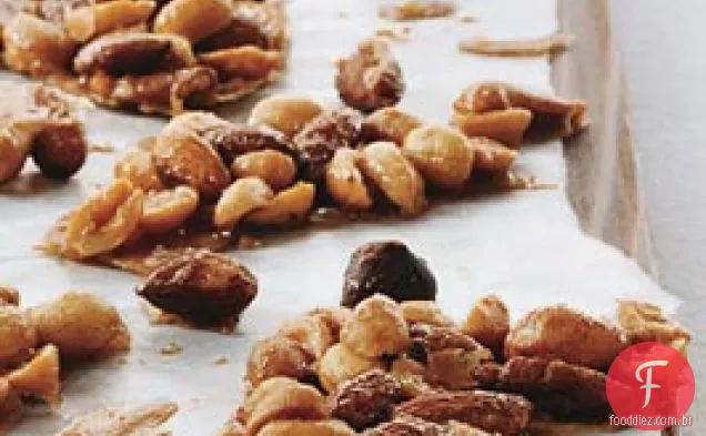 Nozes cristalizadas com açúcar e especiarias
