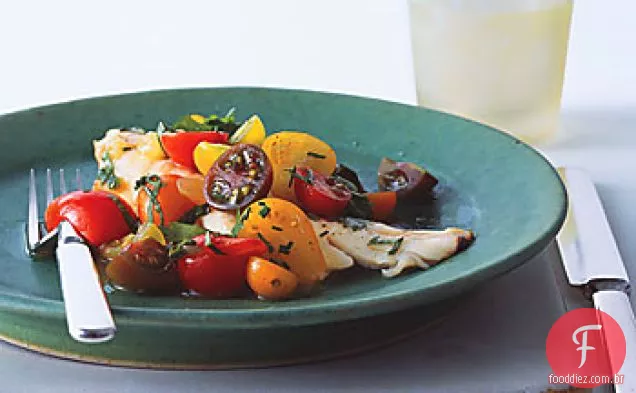 Peixe com pepino Curried tomate Água e tomate erva salada
