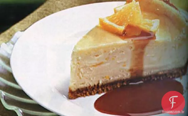 Cheesecake de laranja com molho de caramelo e laranja