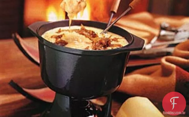 Fondue Gruyère com chalotas caramelizadas