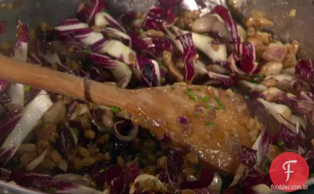 Salada De Feijão Farro e Cranberry quente