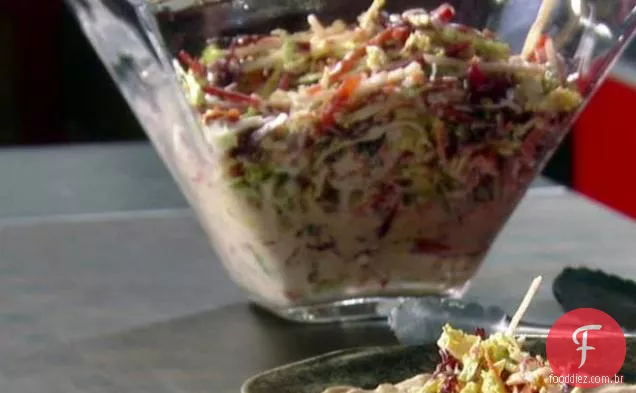 Savoy Jicama Slaw com molho de cominho cítrico
