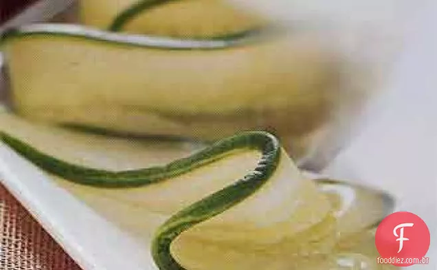Salada Asiática Da Fita Do Pepino