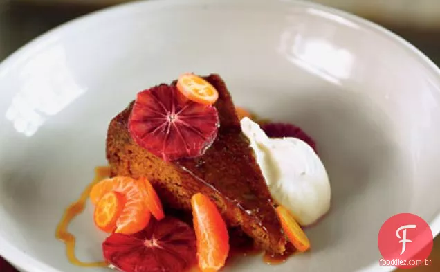 Pudim de caramelo pegajoso com laranja de sangue, Tangerina e creme batido Fraîche