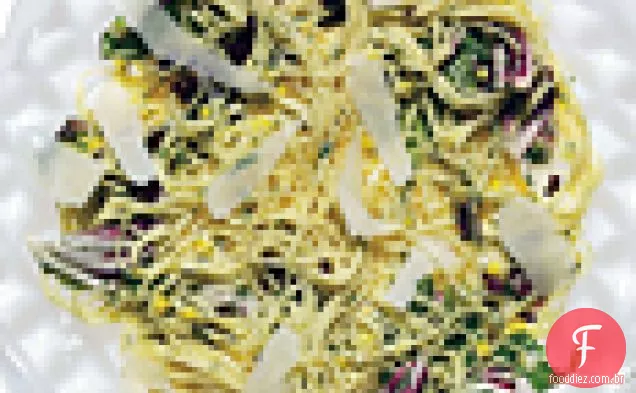 Capellini com ricota fresca, alho assado, milho e ervas